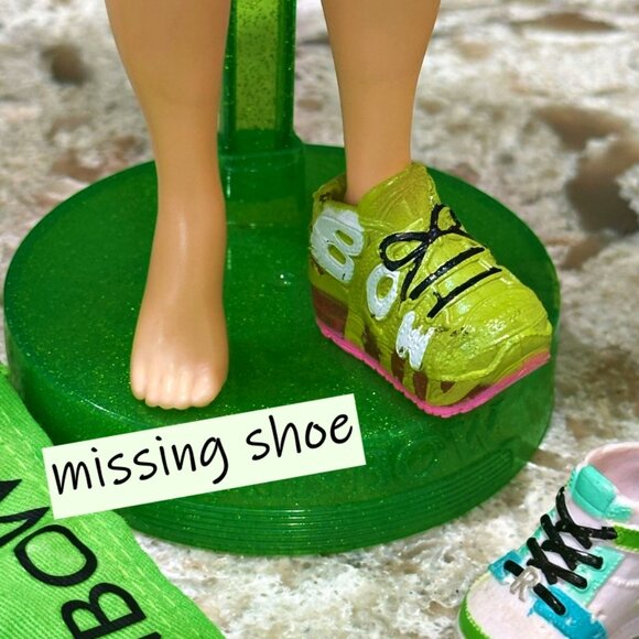 Rainbow High Series 1 Jade Hunter Green Fashion Doll with Stand and Extra Pieces - Picture 9 of 9